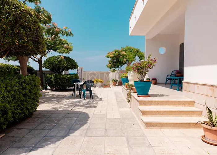 La Maison A La *